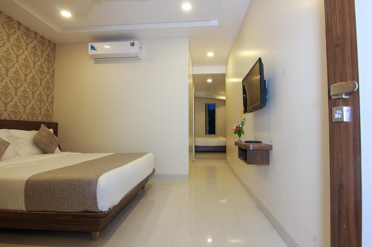 Strand Resort Лонавла Екстер'єр фото