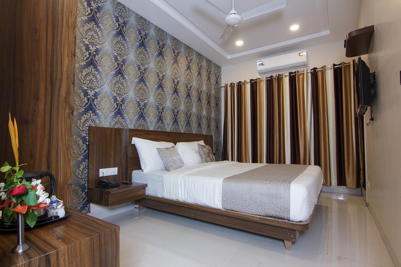 Strand Resort Лонавла Екстер'єр фото