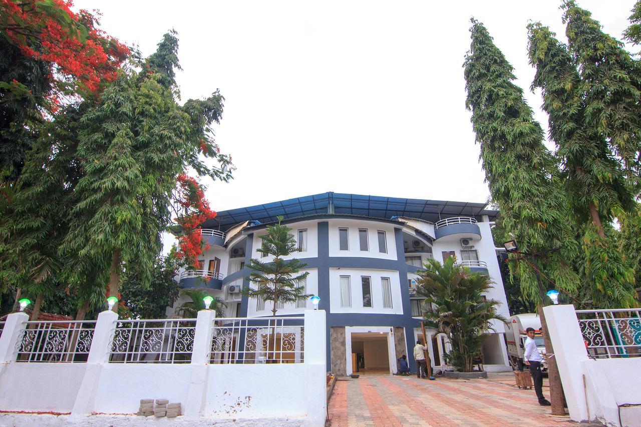 Strand Resort Лонавла Екстер'єр фото