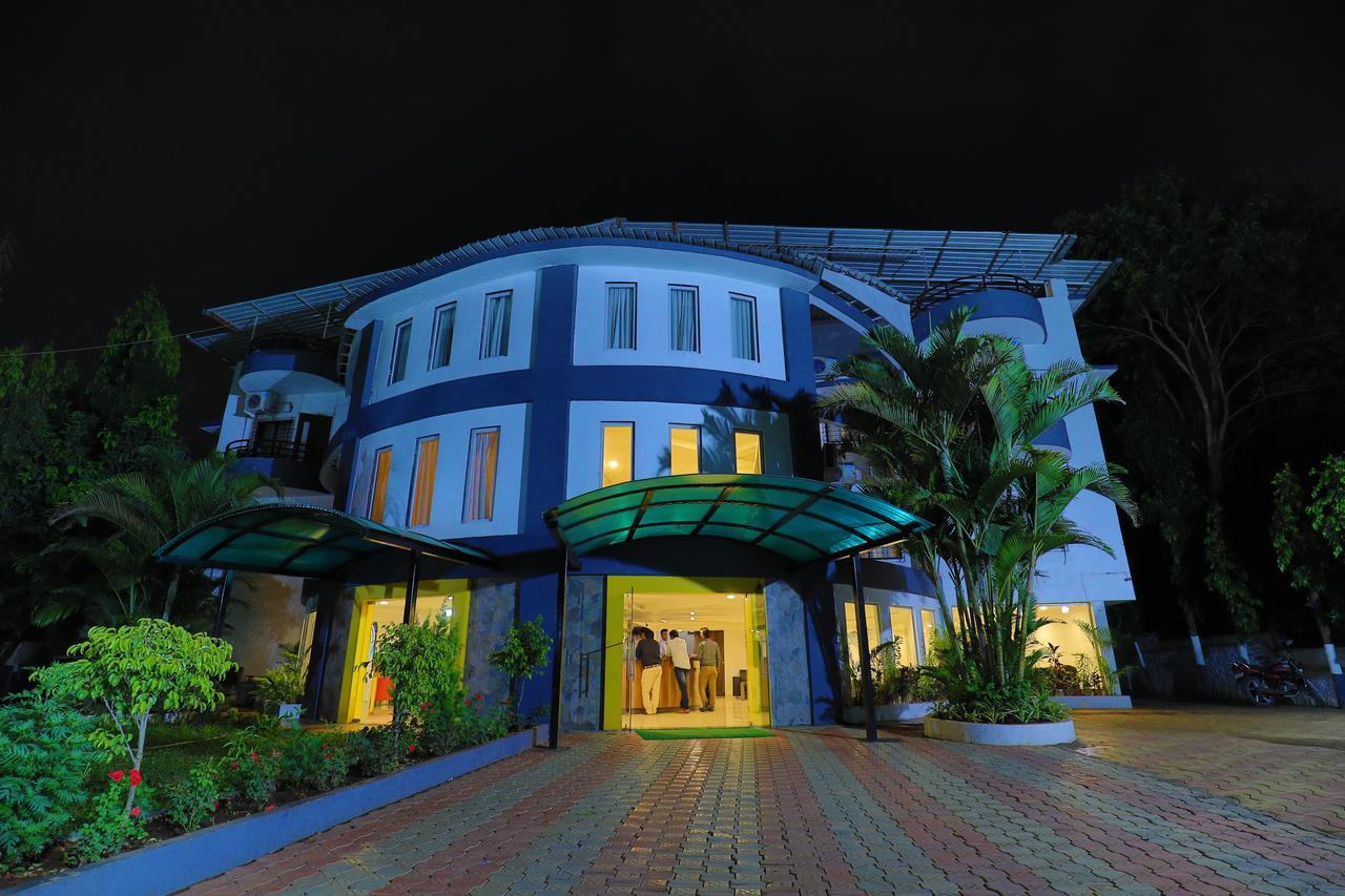 Strand Resort Лонавла Екстер'єр фото