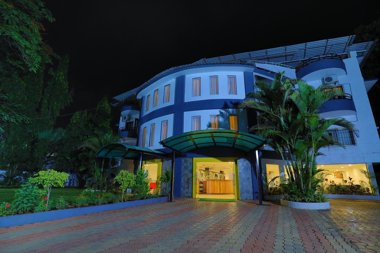 Strand Resort Лонавла Екстер'єр фото